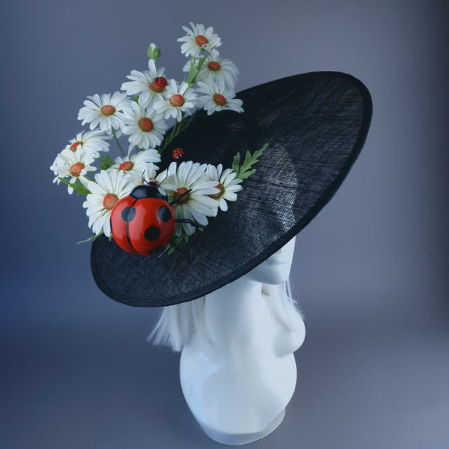 "Chiara" XL White Daisy & Ladybird Hat