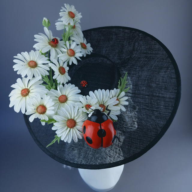 "Chiara" XL White Daisy & Ladybird Hat