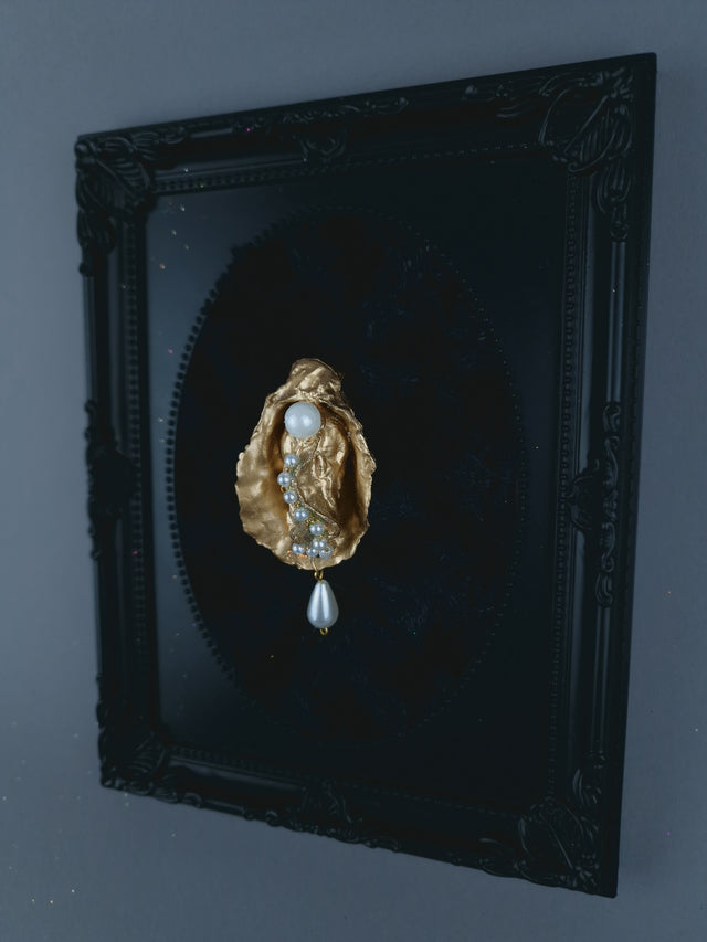 Gold & Pearl Oyster Brooch Jewellery WITH DISPLAY FRAME