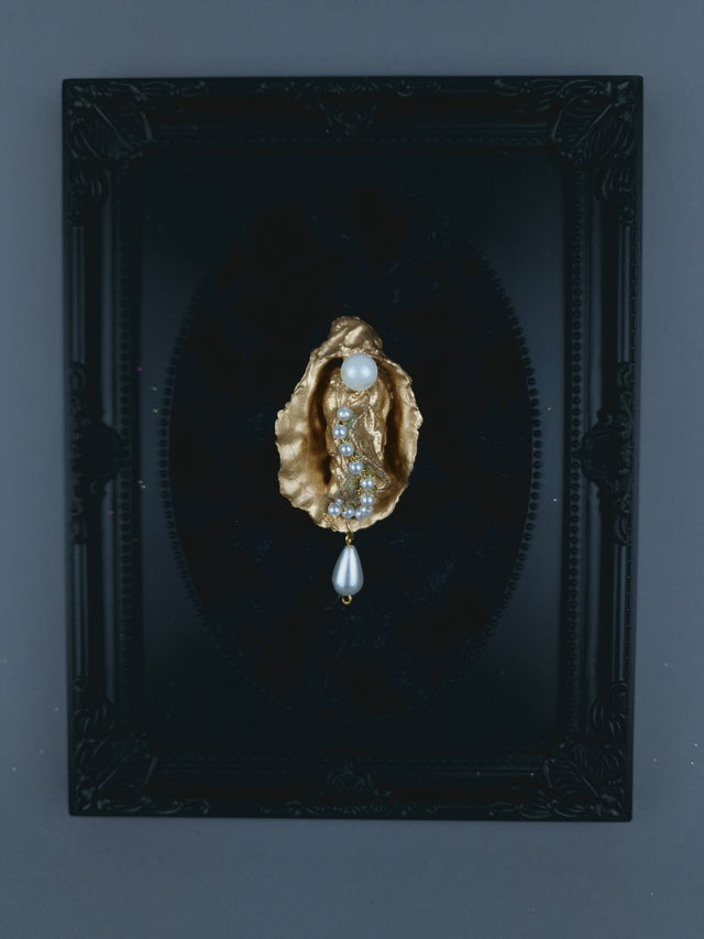 Gold & Pearl Oyster Brooch Jewellery WITH DISPLAY FRAME