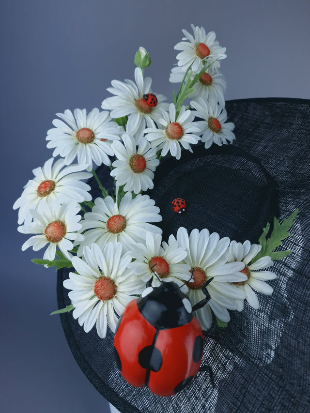 "Chiara" XL White Daisy & Ladybird Hat