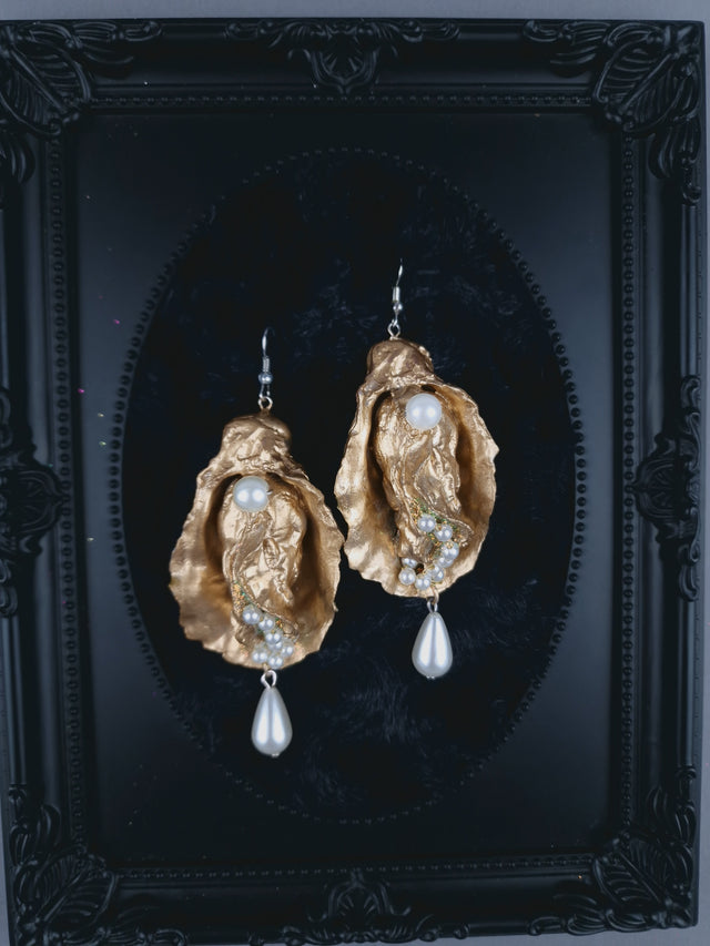 Gold & Pearl Oyster Earrings Jewellery WITH DISPLAY FRAME