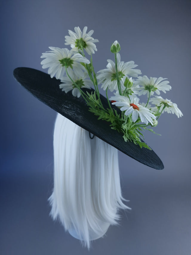 "Chiara" XL White Daisy & Ladybird Hat