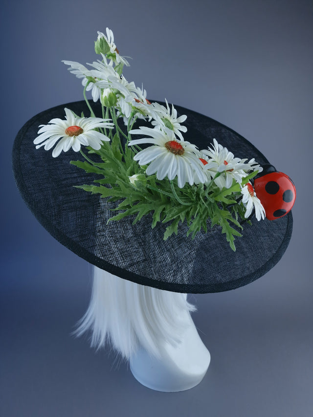 "Chiara" XL White Daisy & Ladybird Hat
