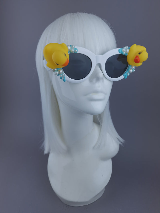 Pearls & Swine: Bath Duck, Pearl Bubbles & Water Sunglasses "Soapy"