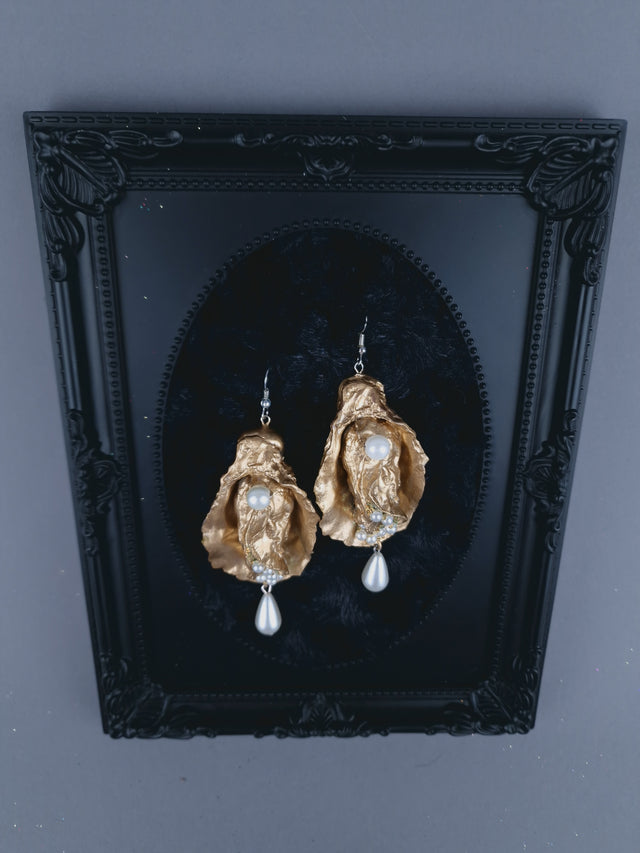 Gold & Pearl Oyster Earrings Jewellery WITH DISPLAY FRAME