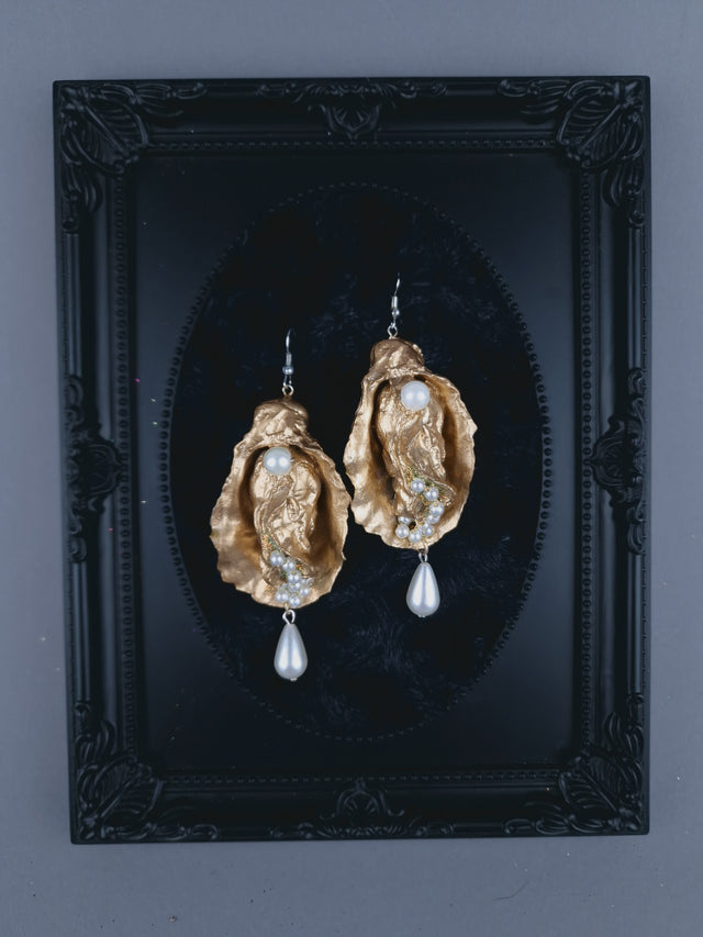 Gold & Pearl Oyster Earrings Jewellery WITH DISPLAY FRAME