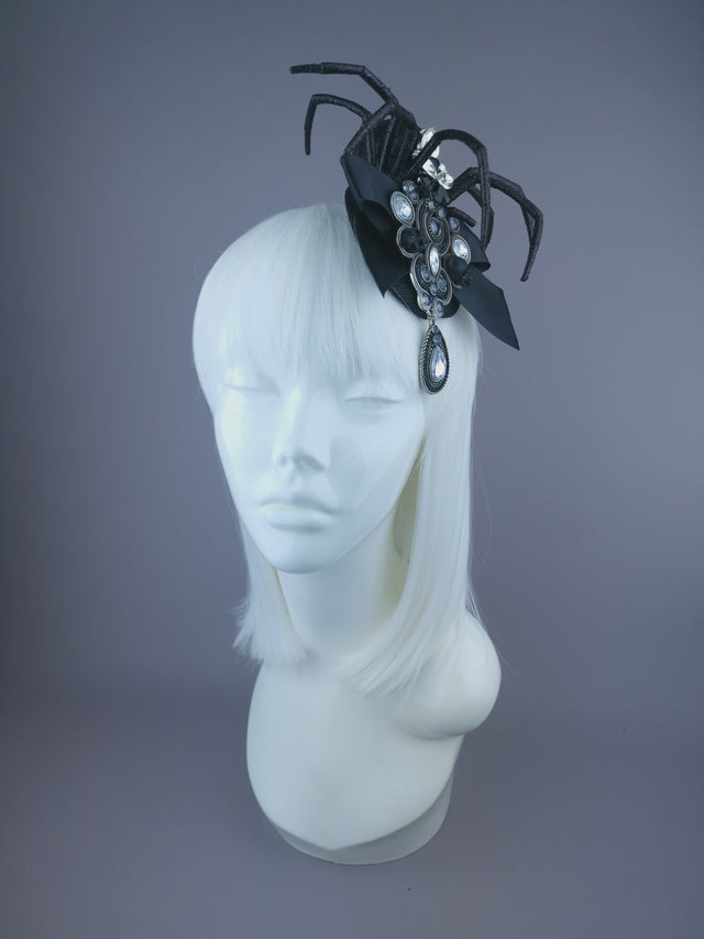 Pearls & Swine: Black Spider & Jewel Mini Fascinator "Deadli"