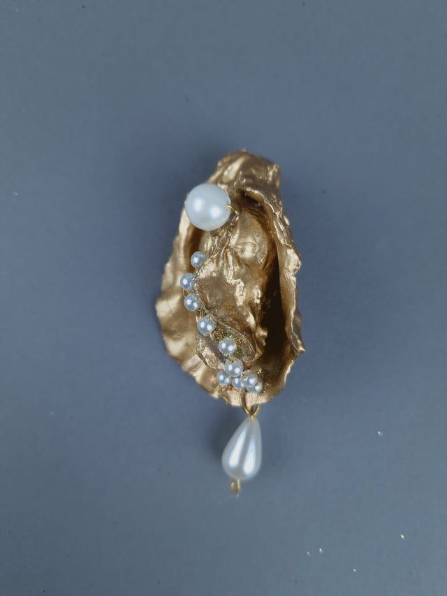 Gold & Pearl Oyster Brooch Jewellery