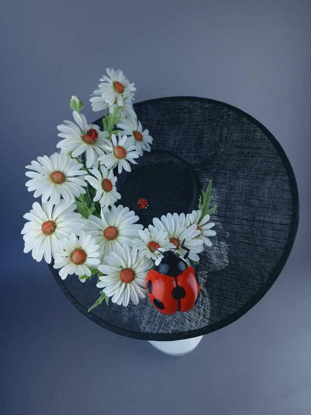 "Chiara" XL White Daisy & Ladybird Hat