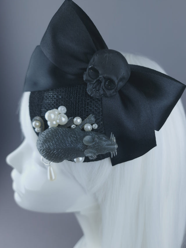 Pearls & Swine: Black Skull, Bow, Rat & Pearls Mini Fascinator "Murine"