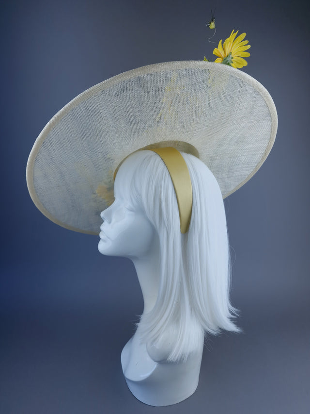 "Solana" XL Yellow Daisy & Bees Hat