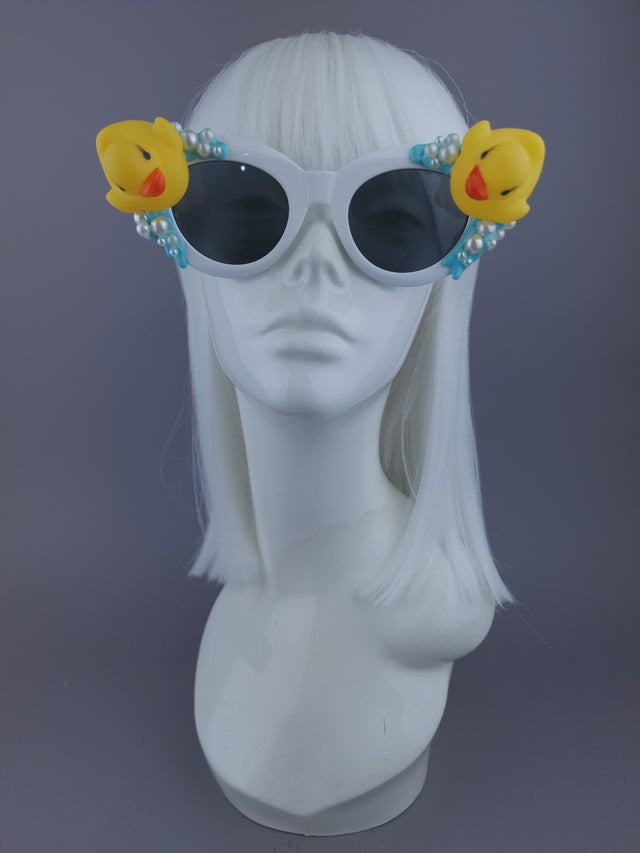Pearls & Swine: Bath Duck, Pearl Bubbles & Water Sunglasses "Soapy"