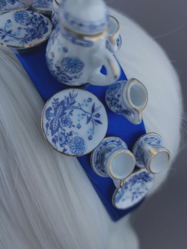 Pearls & Swine: Blue & White Teaset Headpiece
