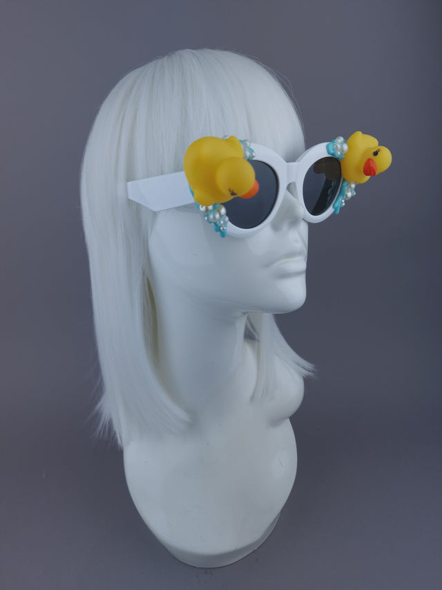 Pearls & Swine: Bath Duck, Pearl Bubbles & Water Sunglasses "Soapy"