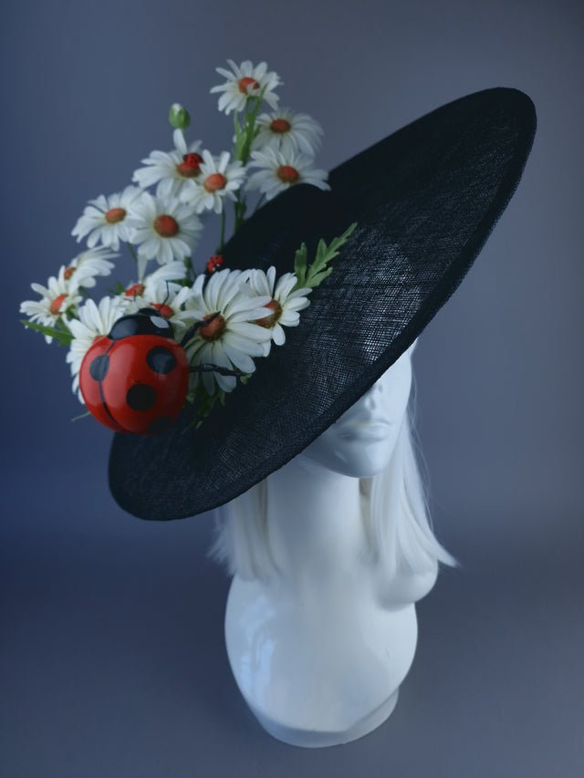 "Chiara" XL White Daisy & Ladybird Hat