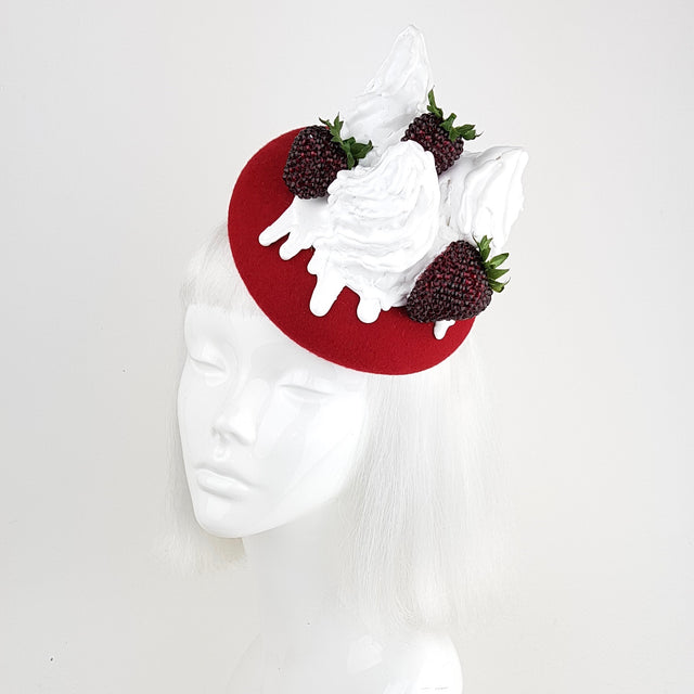 "Merengón de Fresas" Strawberries and Cream Hat