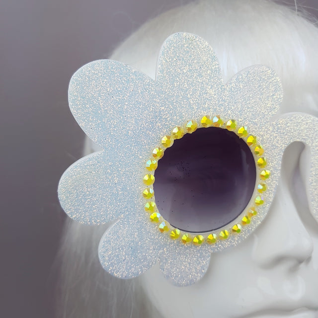 "Pushing Up Daisies" Iridescent Glitter Daisy Flower Sunglasses
