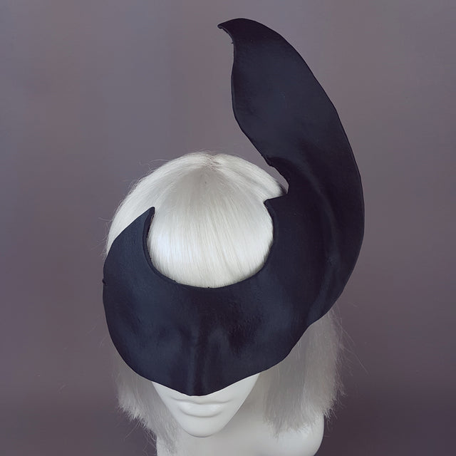 "Bizarre" Satin Blacked-Out Blind Mask