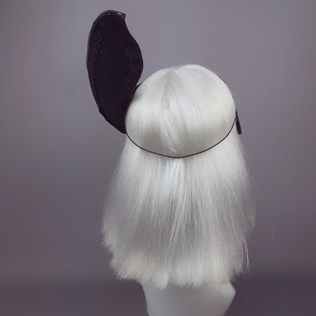 "Bizarre" Satin Blacked-Out Blind Mask