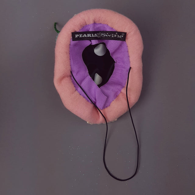 "Crema" Crystal Skull Cherry Hat