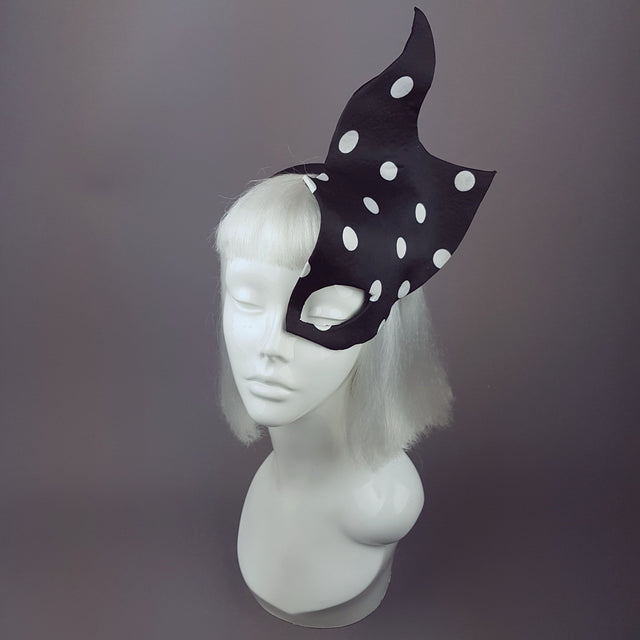 "Soleares" Black and White Polkadot Half Mask