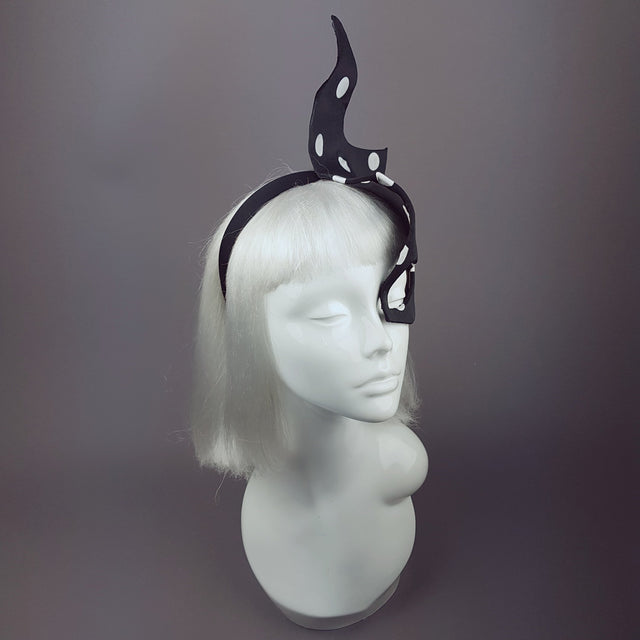 "Soleares" Black and White Polkadot Half Mask