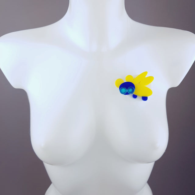 "Zoom" Acrylic Insect Brooch