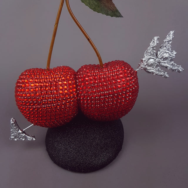 "Poignardé" Giant Cherries & Arrow Glitter Hat