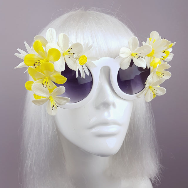 "Woodstock " White Daisy Flower Power 70's Sunglasses