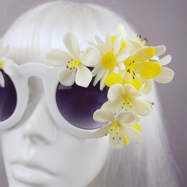 "Woodstock " White Daisy Flower Power 70's Sunglasses