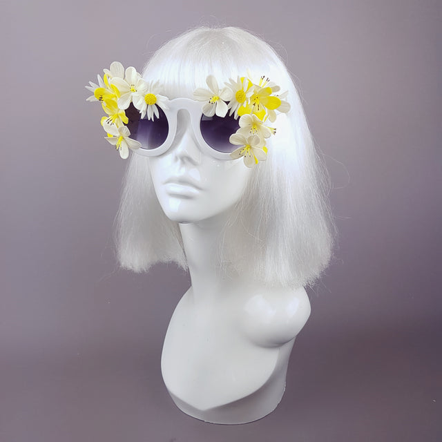 "Woodstock " White Daisy Flower Power 70's Sunglasses