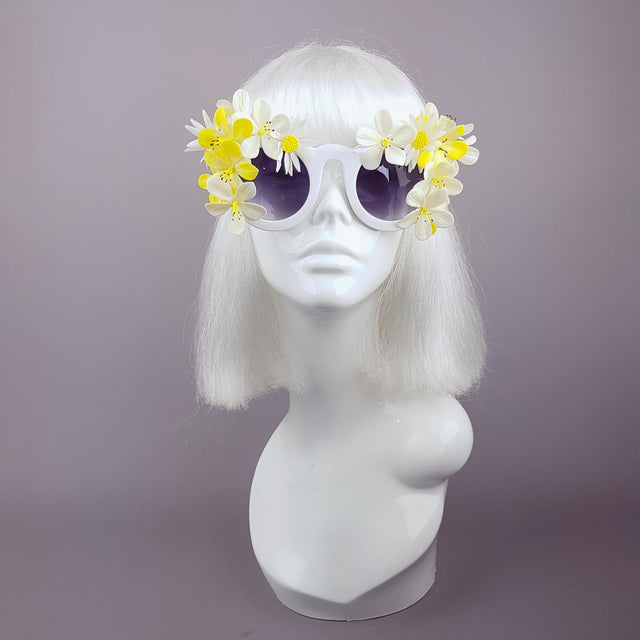 "Woodstock " White Daisy Flower Power 70's Sunglasses