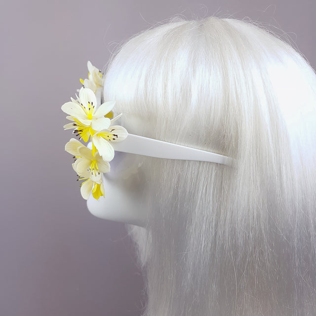 "Woodstock " White Daisy Flower Power 70's Sunglasses