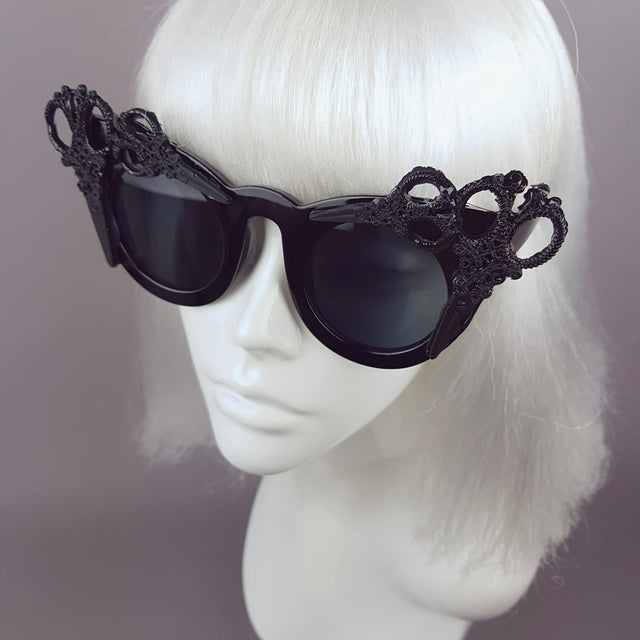 "Assisi" Black Filigree Scissors Sunglasses