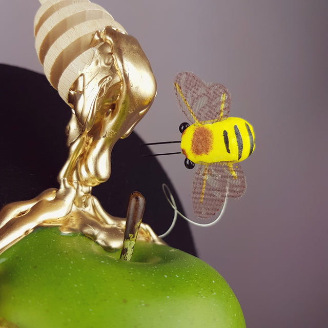 "Dolcezza" Bee, Honey & Apple Hat