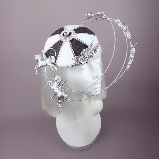 "Cirque" Black & White Circus Carousel Wired Veil Hat