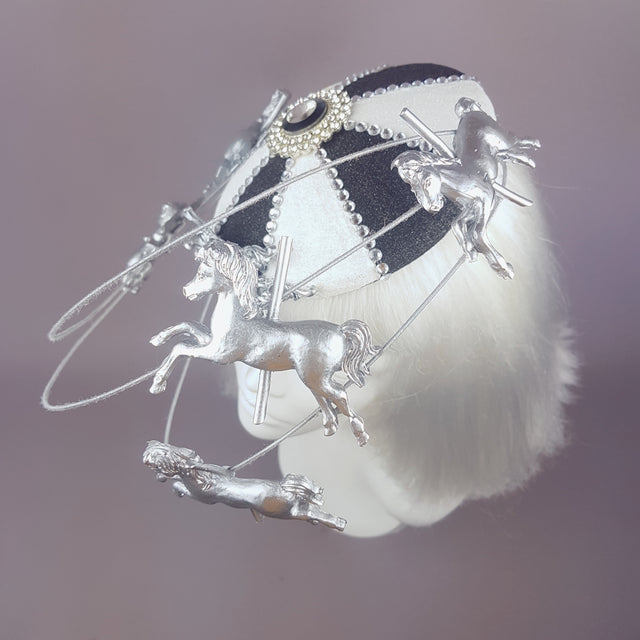 "Cirque" Black & White Circus Carousel Wired Veil Hat