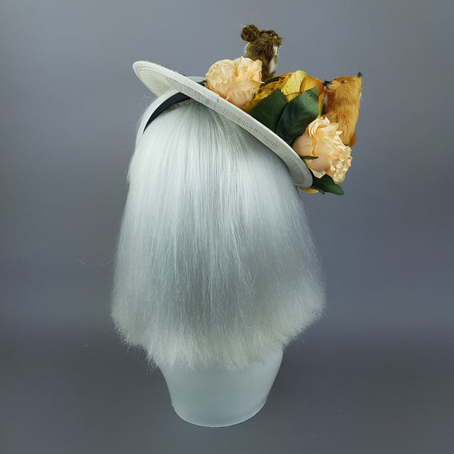 "Dosque" Ivory Pearl Floral Hat with Woodland Animals