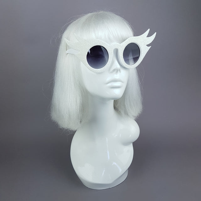 "Lashes" White Eyelash Glitter Novelty Statement Sunglasses