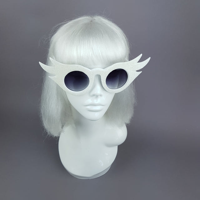 "Lashes" White Eyelash Glitter Novelty Statement Sunglasses