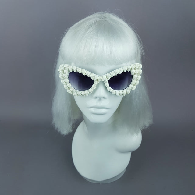 "DeadCute" White Skull Sunglasses
