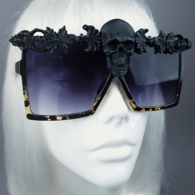 "Crowley" Black Skull Filigree Unisex Sunglasses