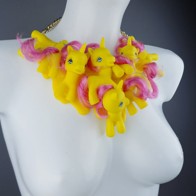 "Crema de Cavall" Yellow Ponies & Custard Neckpiece