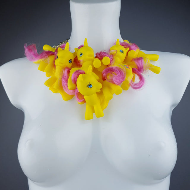 "Crema de Cavall" Yellow Ponies & Custard Neckpiece