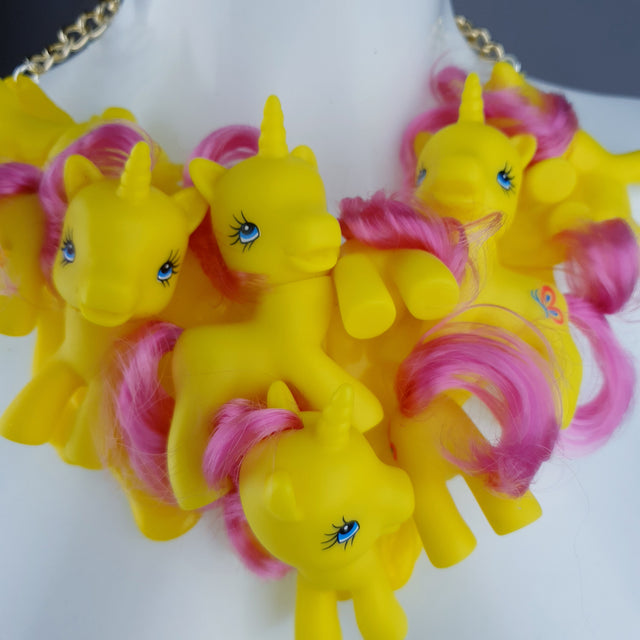 "Crema de Cavall" Yellow Ponies & Custard Neckpiece