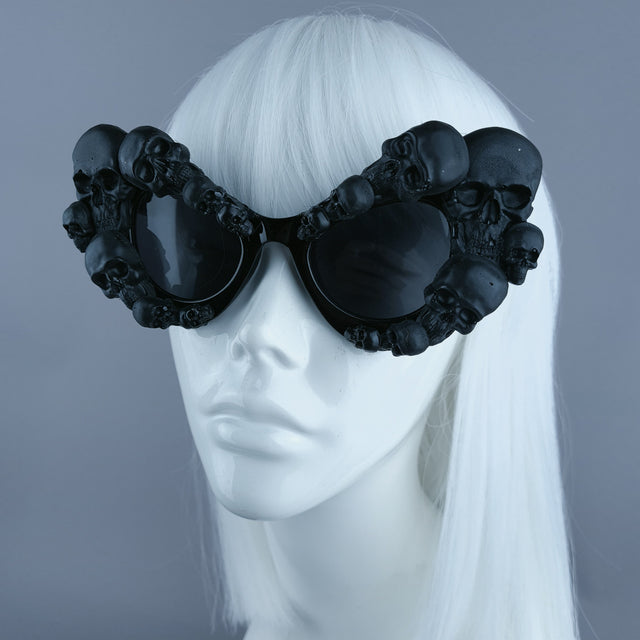 "Everlast" Black Skulls Cateye Sunglasses