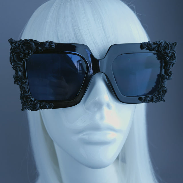 "Dram" Black Filigree Unisex Square Sunglasses