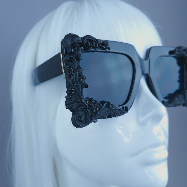 "Morte" Black Skull Filigree Unisex Square Sunglasses
