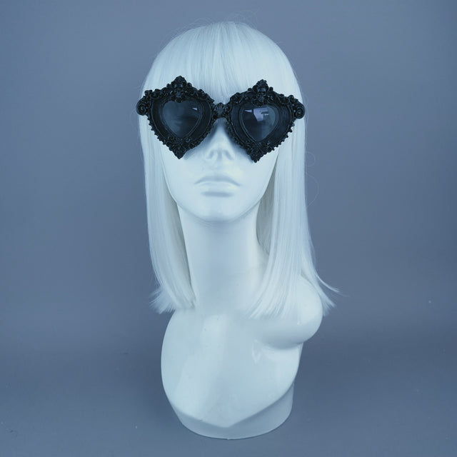 "Cordula" Small Black Filigree Heart Sunglasses